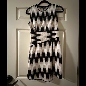 BCBGMaxAzria Black and White patterned Minidress in size 2 (Like New!)